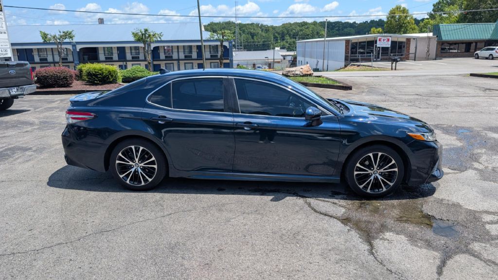 2019 Toyota Camry Image 4