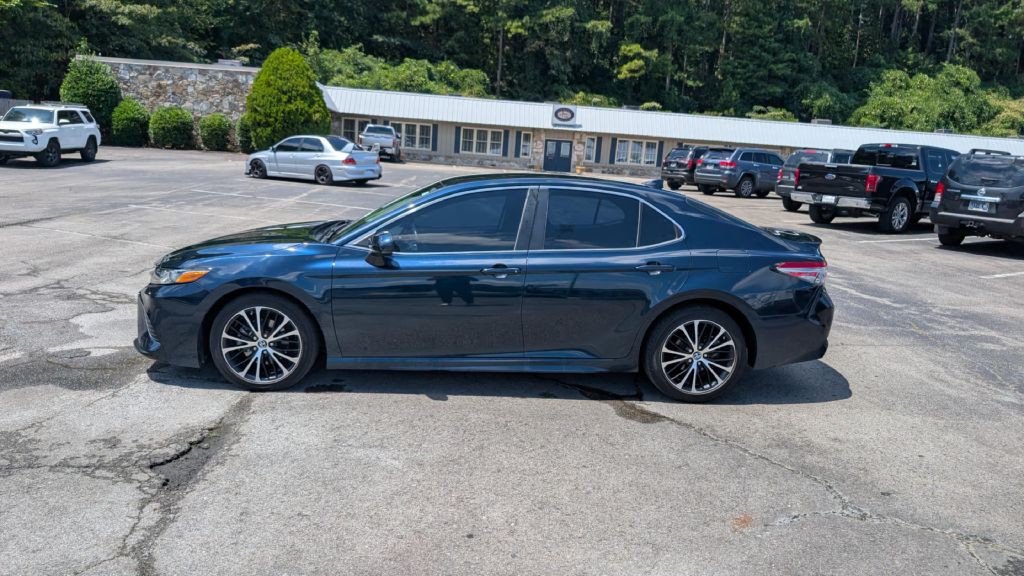 2019 Toyota Camry Image 5
