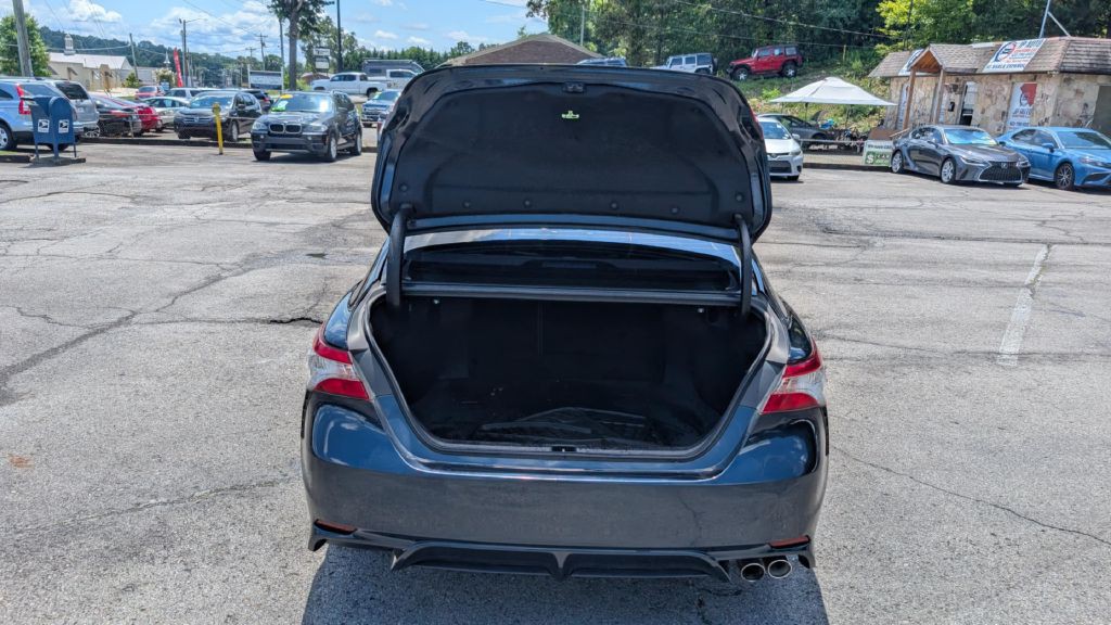2019 Toyota Camry Image 7