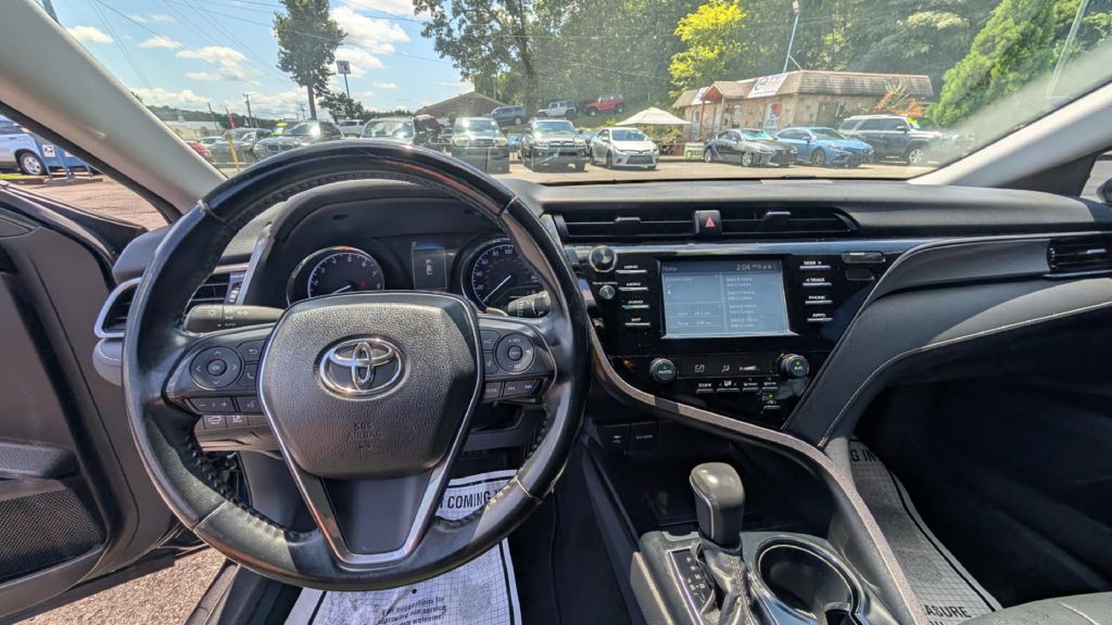 2019 Toyota Camry Image 10