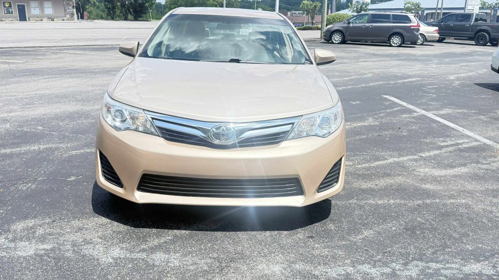 2012 Toyota Camry Image 3