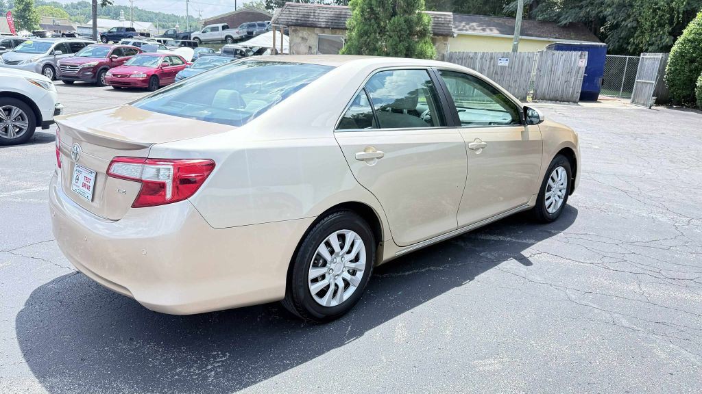 2012 Toyota Camry Image 5