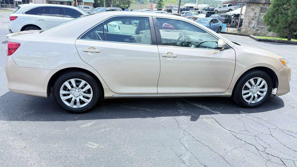 2012 Toyota Camry Image 6
