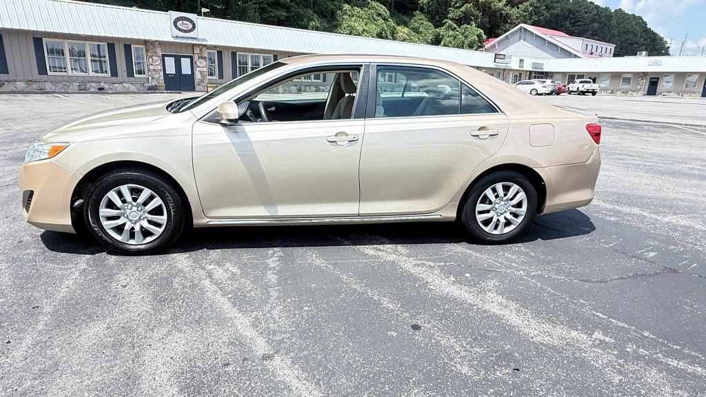 2012 Toyota Camry Image 7