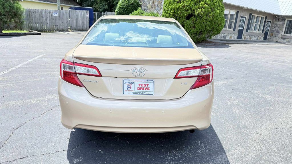 2012 Toyota Camry Image 16