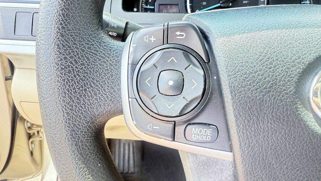 2012 Toyota Camry Image 19