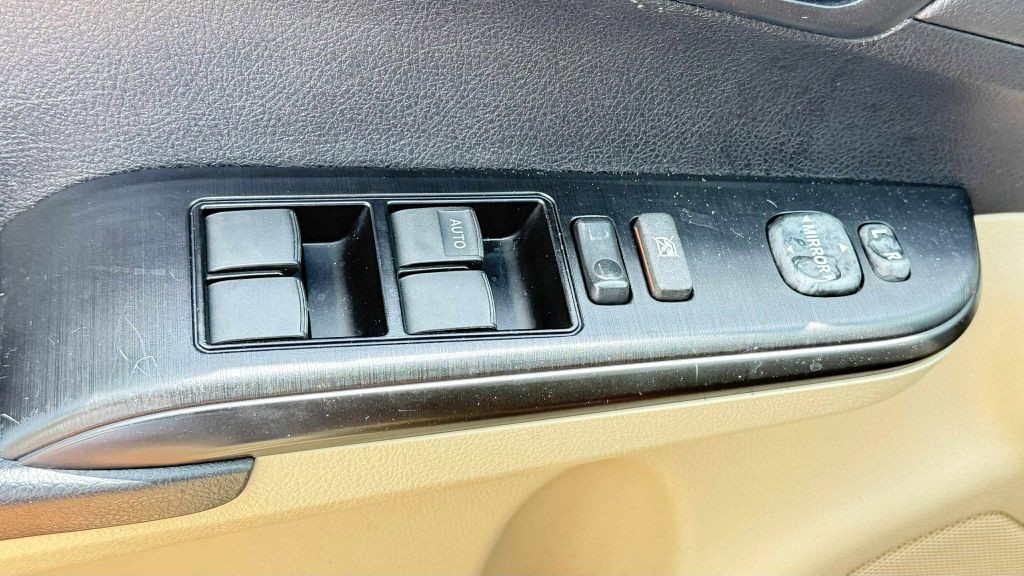 2012 Toyota Camry Image 24