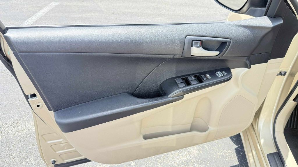 2012 Toyota Camry Image 33