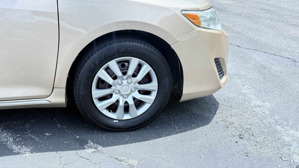 2012 Toyota Camry Image 37