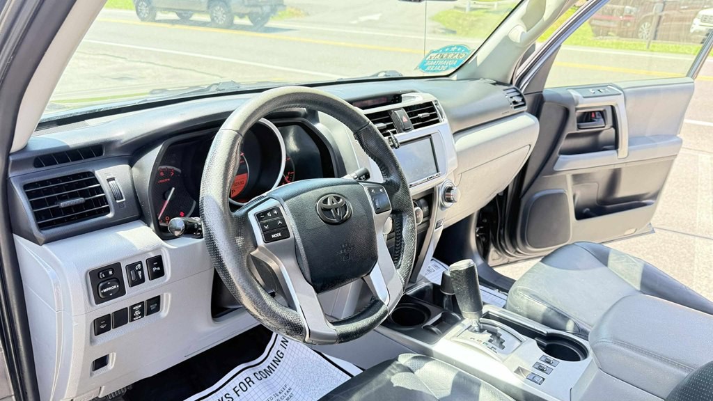 2012 Toyota 4Runner Image 9
