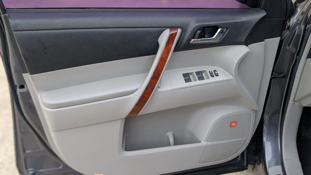 2012 Toyota Highlander Image 14