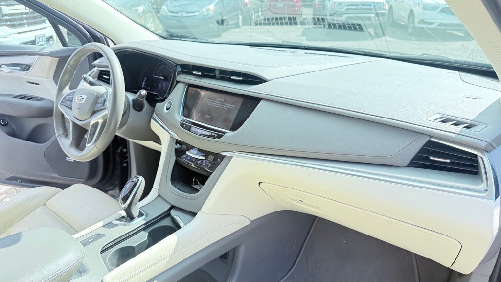 2017 Cadillac XT5 Image 38