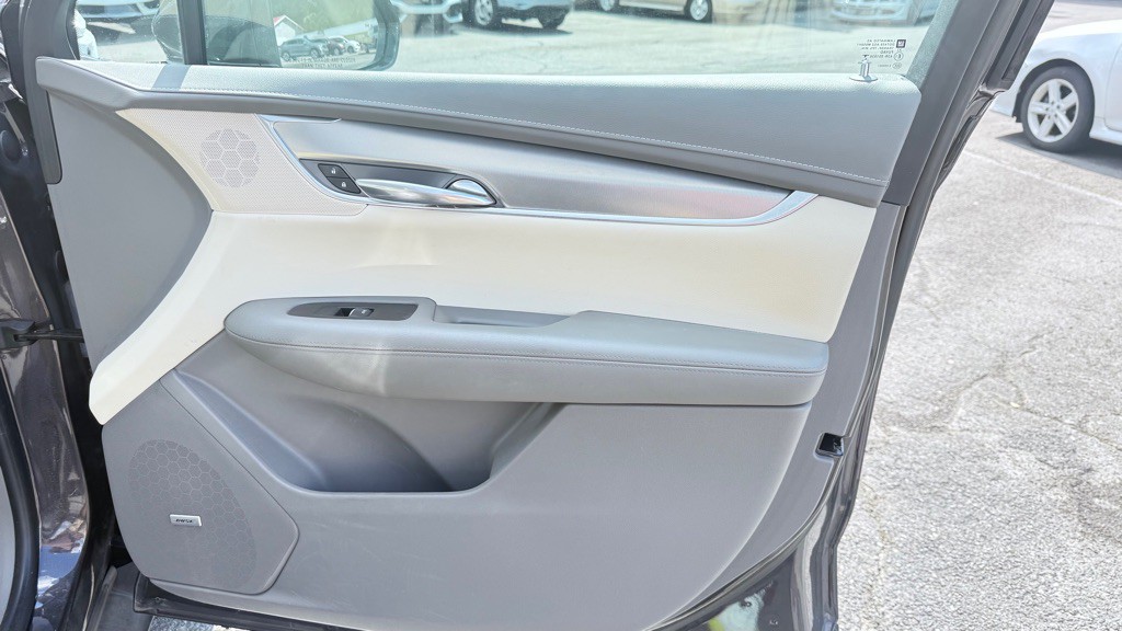2017 Cadillac XT5 Image 39