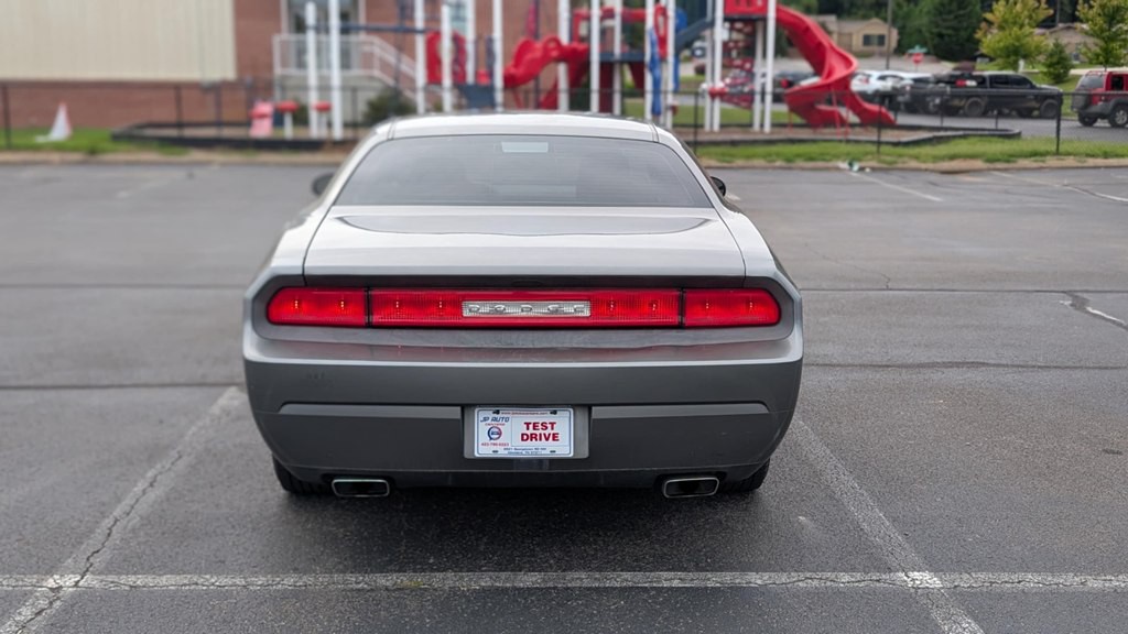 2012 Dodge Challenger Image 6
