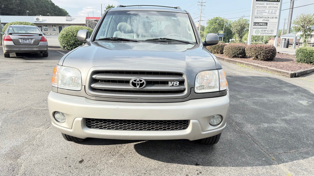 2004 Toyota Sequoia Image 3