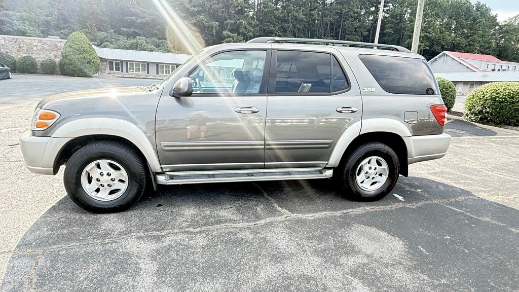 2004 Toyota Sequoia Image 4