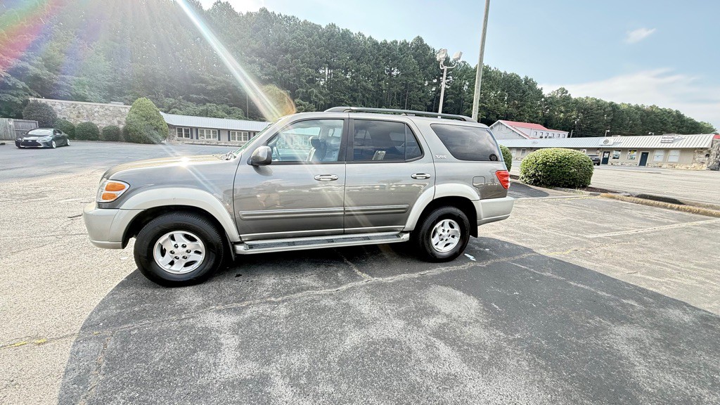 2004 Toyota Sequoia Image 5