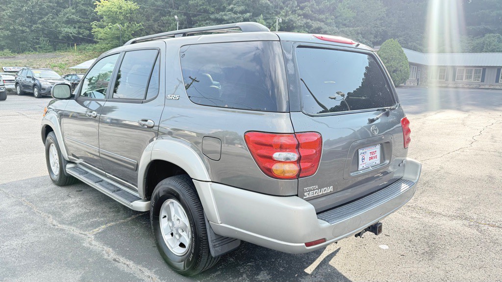 2004 Toyota Sequoia Image 6