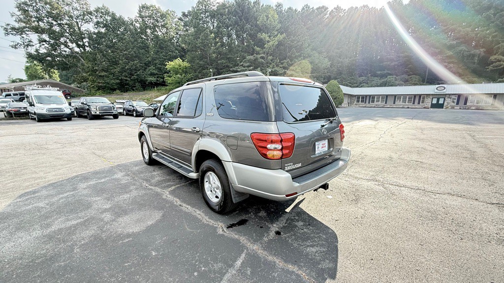 2004 Toyota Sequoia Image 7