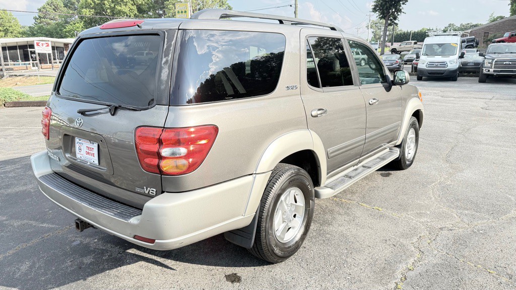 2004 Toyota Sequoia Image 8
