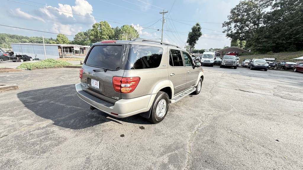 2004 Toyota Sequoia Image 9