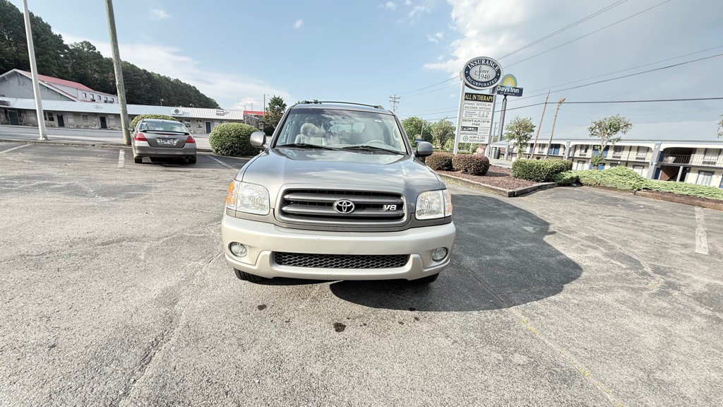 2004 Toyota Sequoia Image 14