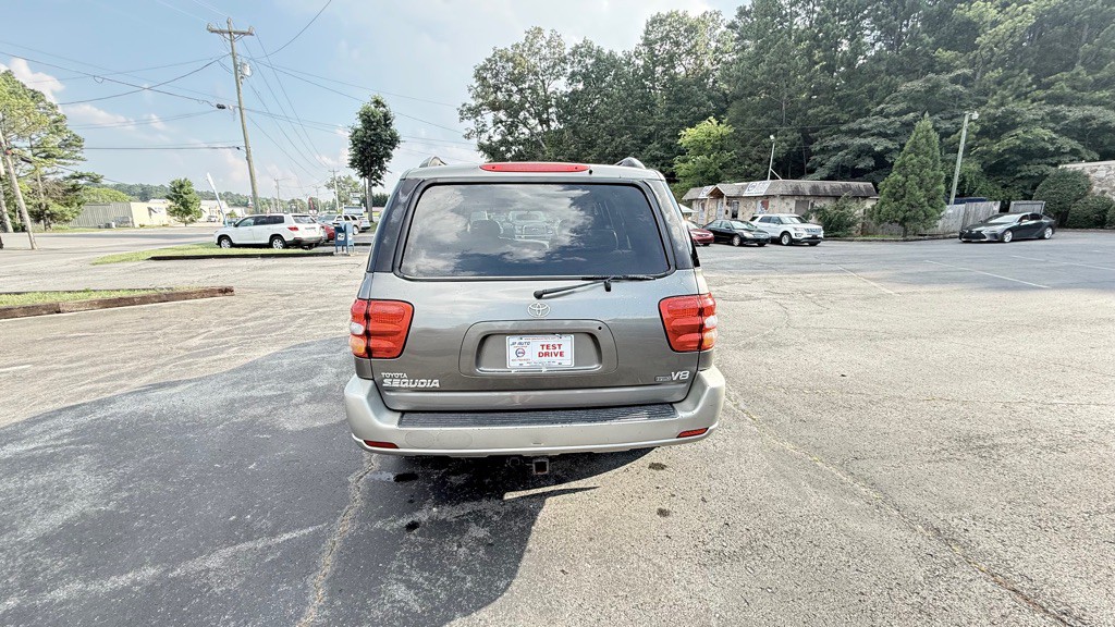 2004 Toyota Sequoia Image 15