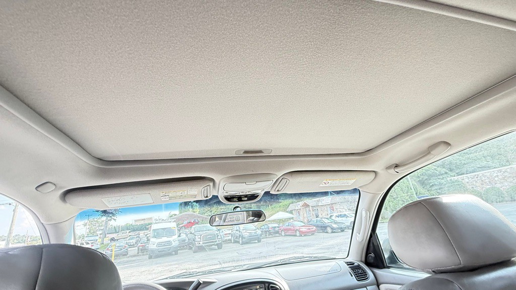 2004 Toyota Sequoia Image 29