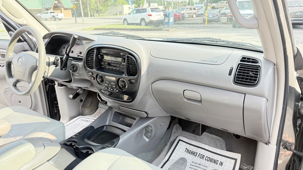 2004 Toyota Sequoia Image 40