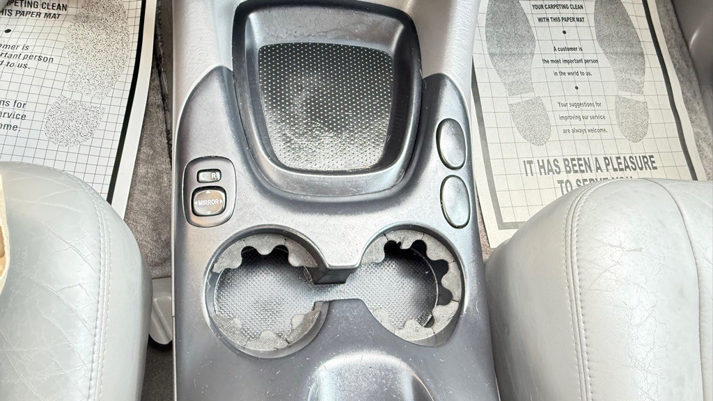 2004 Toyota Sequoia Image 43