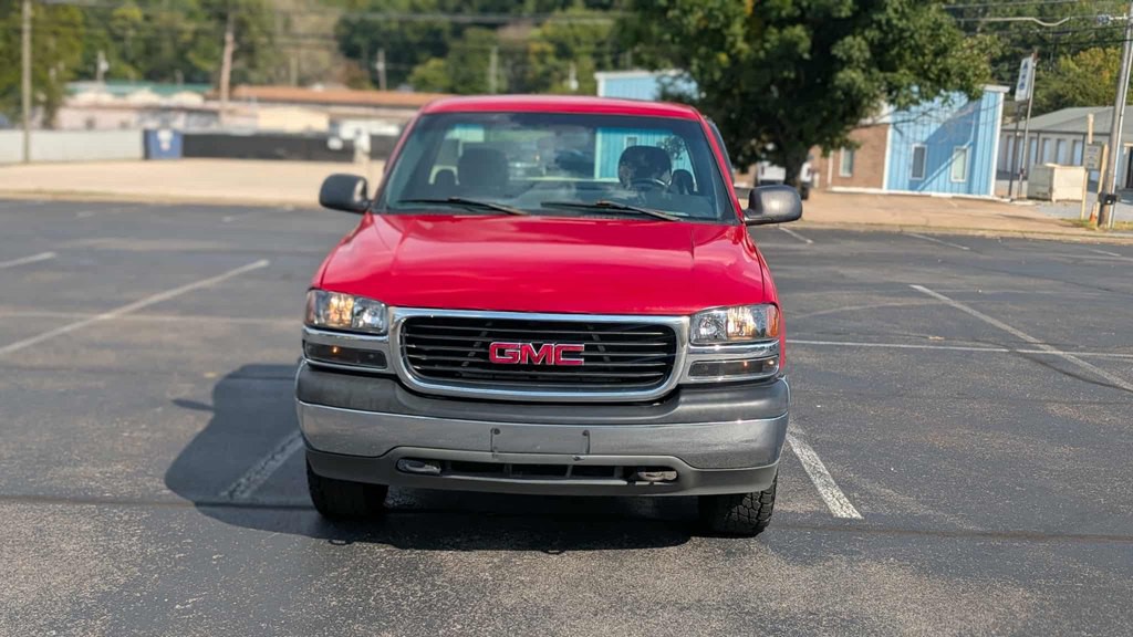 2002 GMC Sierra Image 2