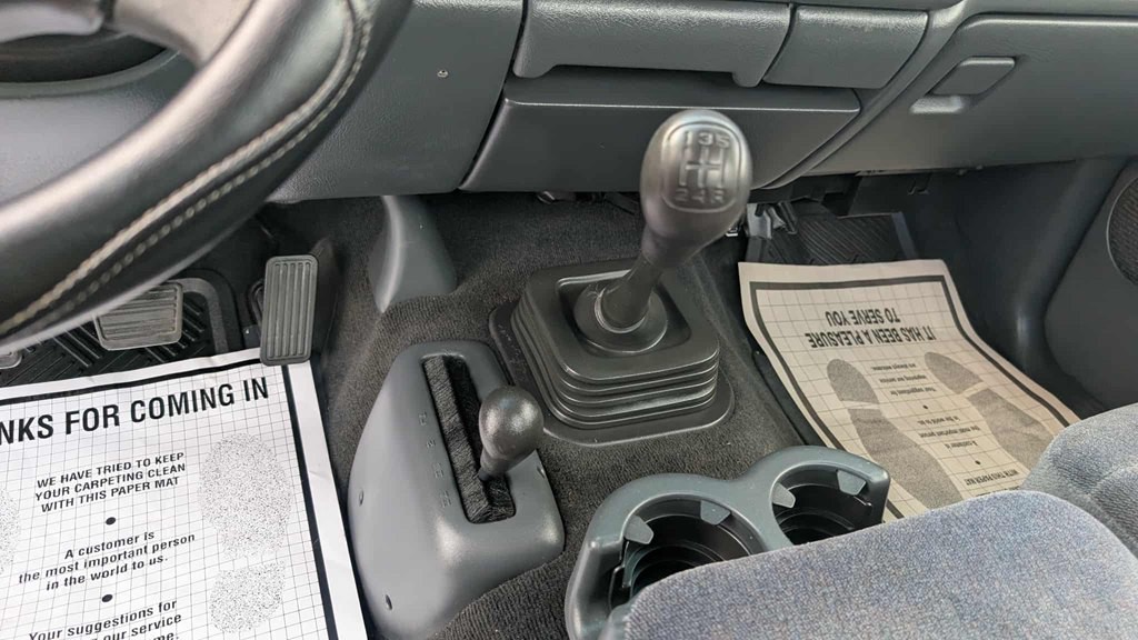 2002 GMC Sierra Image 10