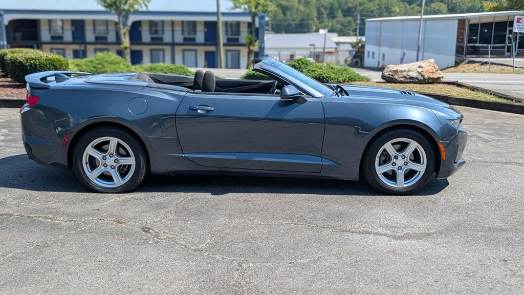 2019 Chevrolet Camaro Image 3