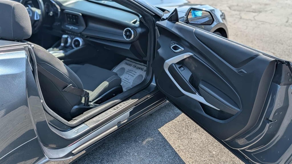 2019 Chevrolet Camaro Image 15