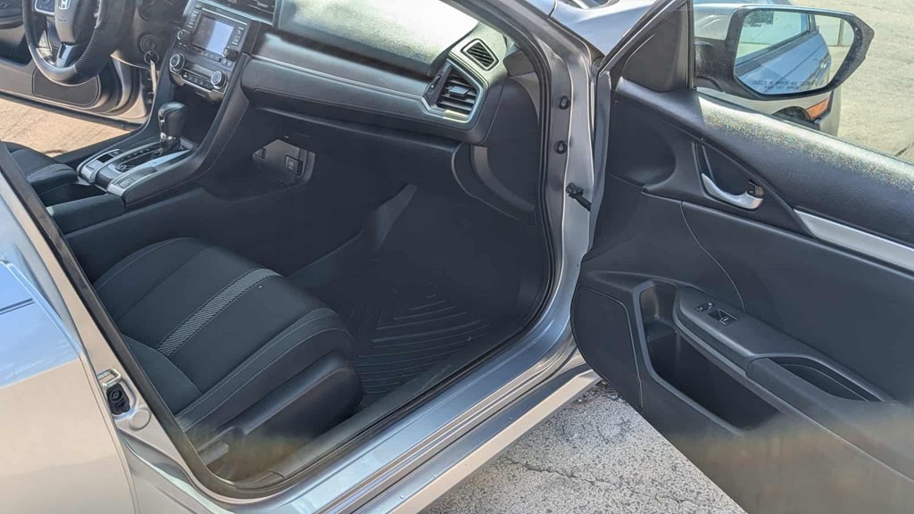 2017 Honda Civic Image 11
