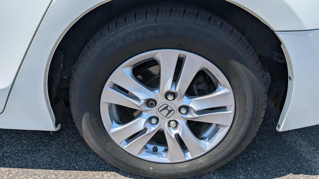 2012 Honda Accord Image 16