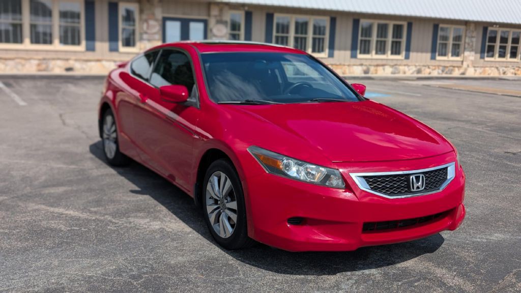 2010 Honda Accord Image 2