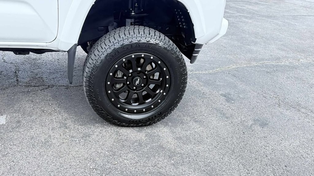 2023 Toyota Tacoma Image 3