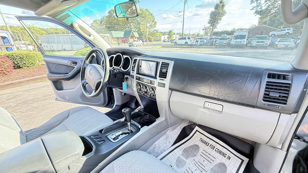2005 Toyota 4Runner Image 9