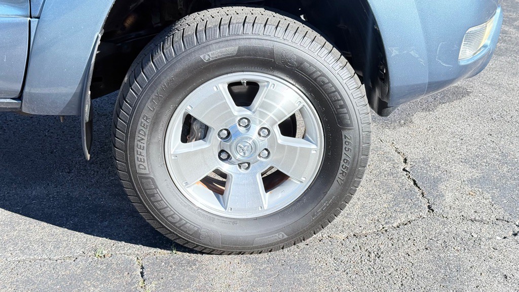 2005 Toyota 4Runner Image 36