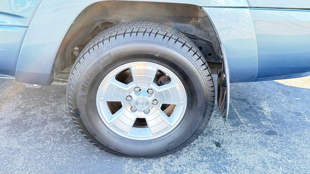 2005 Toyota 4Runner Image 38
