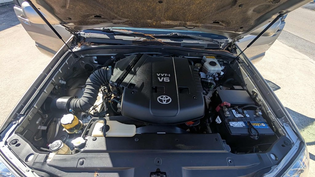 2004 Toyota 4Runner Image 12