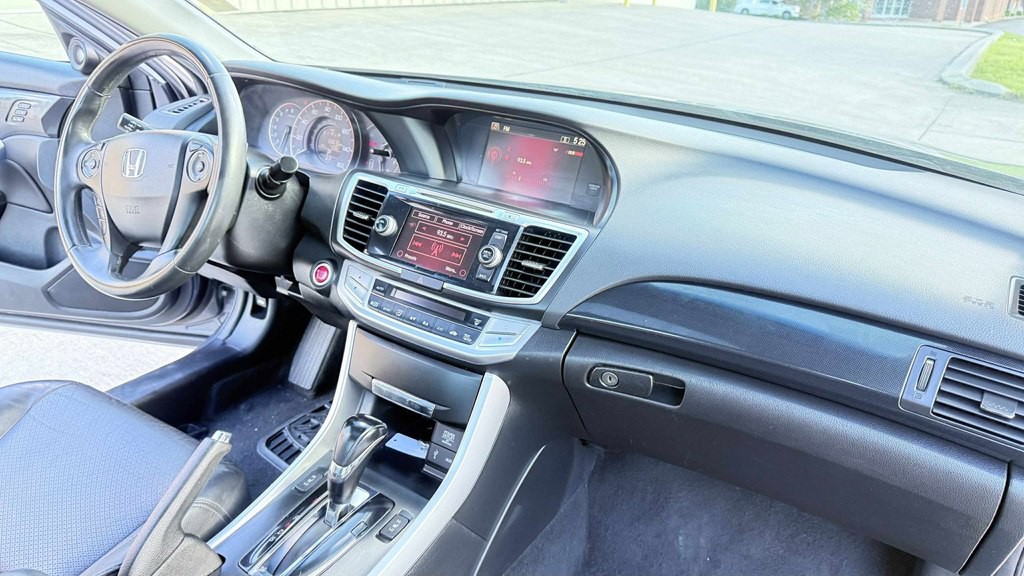 2013 Honda Accord Image 16