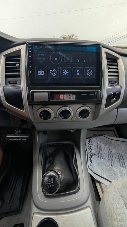2005 Toyota Tacoma Image 10