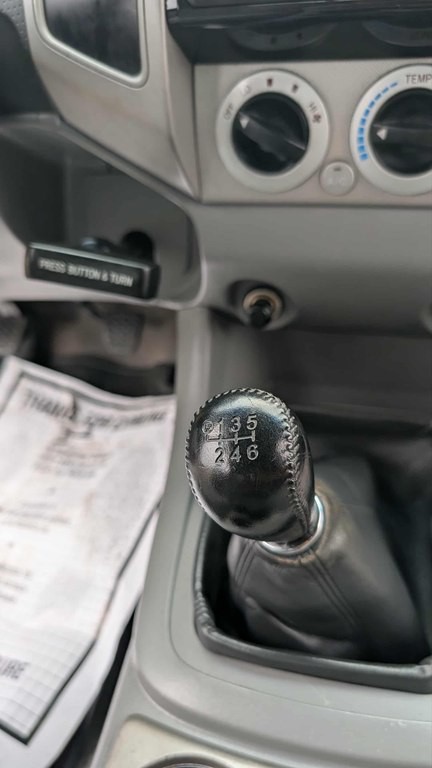 2005 Toyota Tacoma Image 11