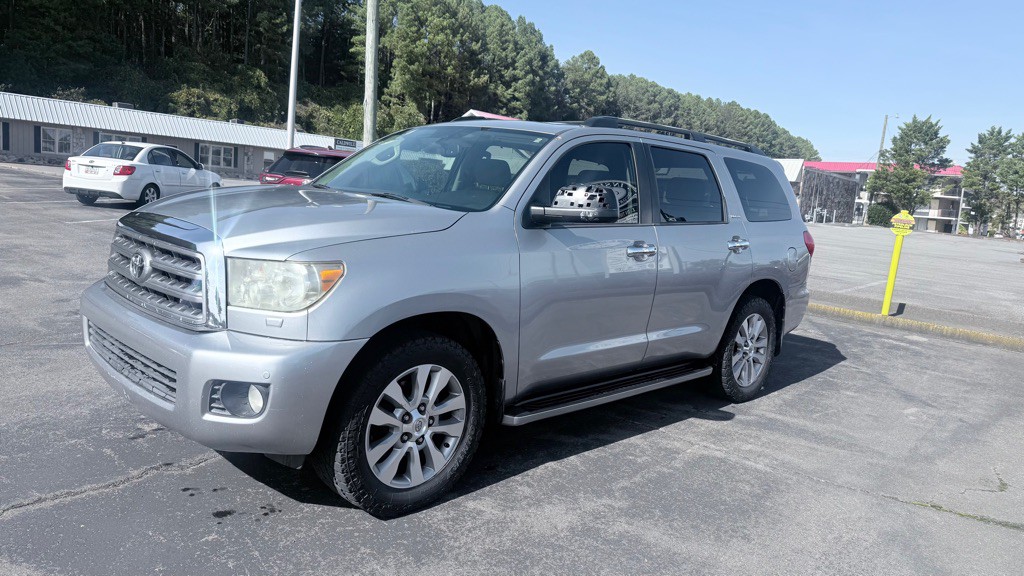2013 Toyota Sequoia Image 1