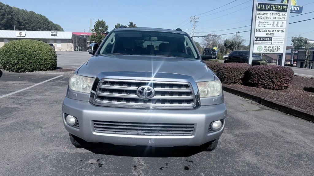 2013 Toyota Sequoia Image 2