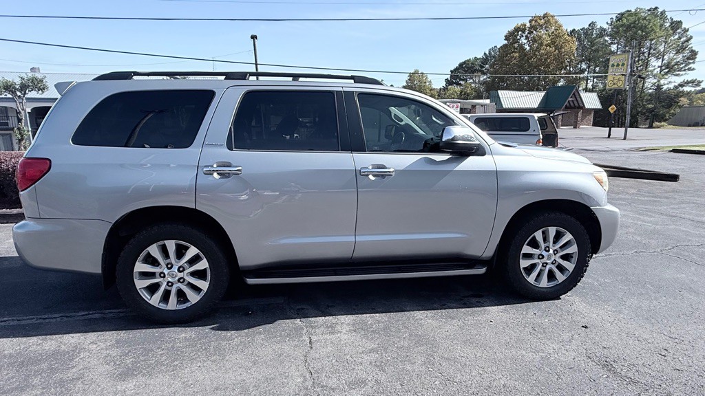 2013 Toyota Sequoia Image 4