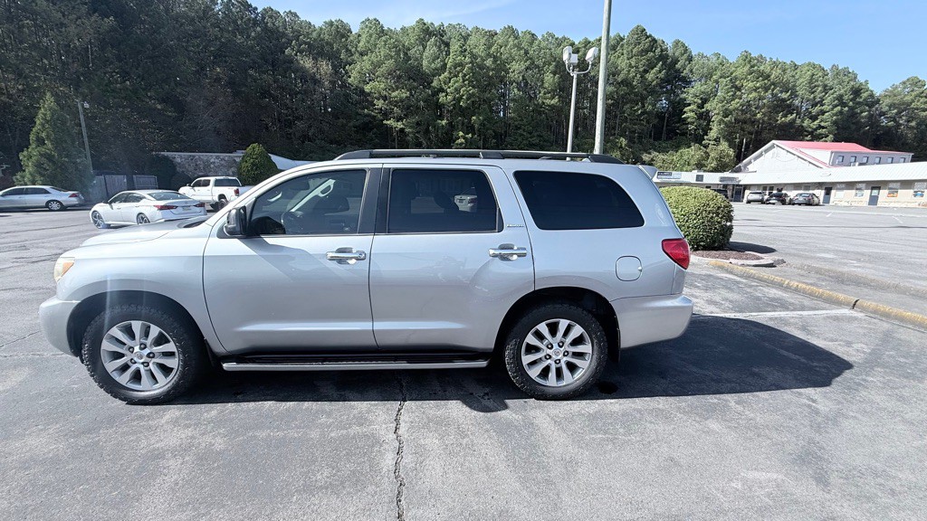 2013 Toyota Sequoia Image 8