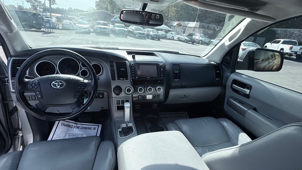 2013 Toyota Sequoia Image 12